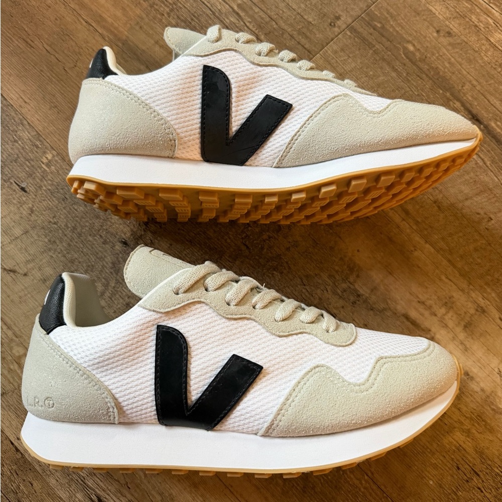 NWOB Veja Women’s SDU Sneakers White and Black Natural 39 - Picture 3 of 7